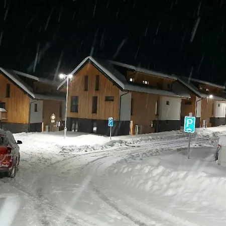 Apartment Lipno Bergmax, Areal Lipno 16min Dojezd - Male Lipno S Terasou A Zahradkou, Parking Free *