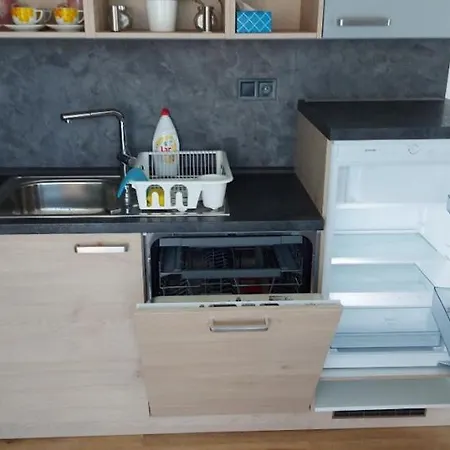 Apartment Lipno Bergmax, Areal Lipno 16min Dojezd - Male Lipno S Terasou A Zahradkou, Parking Free Černá v Pošumaví