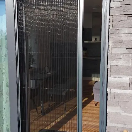 Apartment Lipno Bergmax, Areal Lipno 16min Dojezd - Male Lipno S Terasou A Zahradkou, Parking Free Černá v Pošumaví