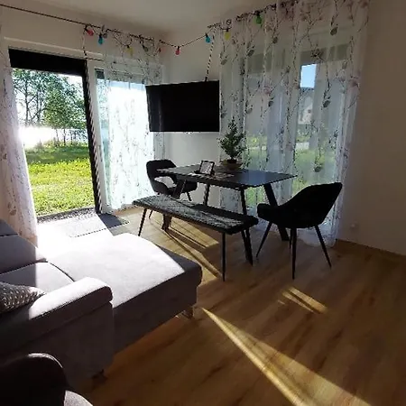 Apartment Lipno Bergmax, Areal Lipno 16min Dojezd - Male Lipno S Terasou A Zahradkou, Parking Free *