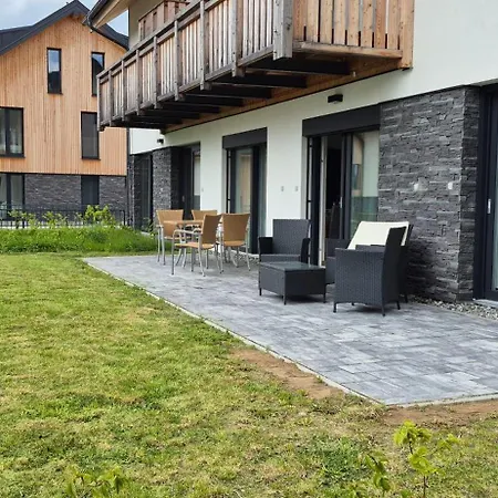 Apartment Lipno Bergmax, Areal Lipno 16min Dojezd - Male Lipno S Terasou A Zahradkou, Parking Free *